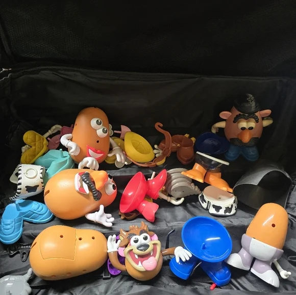 Lot Of Some Vintage And New Mr. Potato Head Dolls And Accesories - Picture 1 of 4